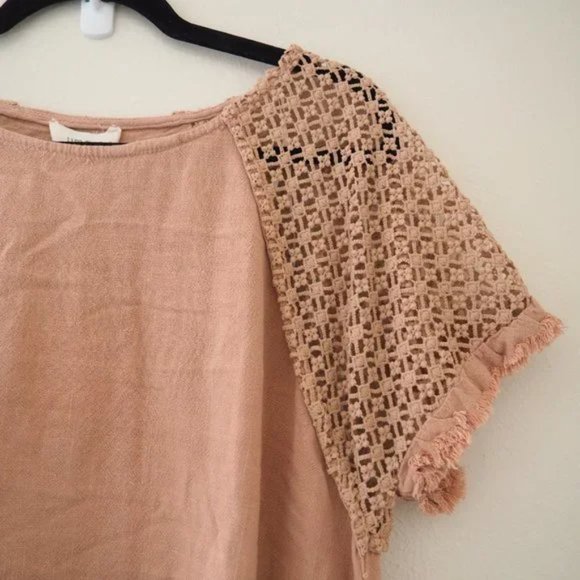 Umgee Pink Crochet Sleeve Tunic - Picture 4 of 9